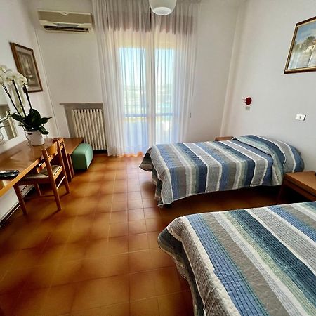 Hotel Ca' Bianca Da Paolino Misano Adriatico Eksteriør bilde