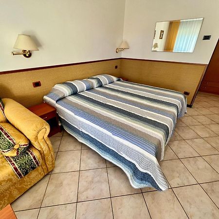 Hotel Ca' Bianca Da Paolino Misano Adriatico Eksteriør bilde