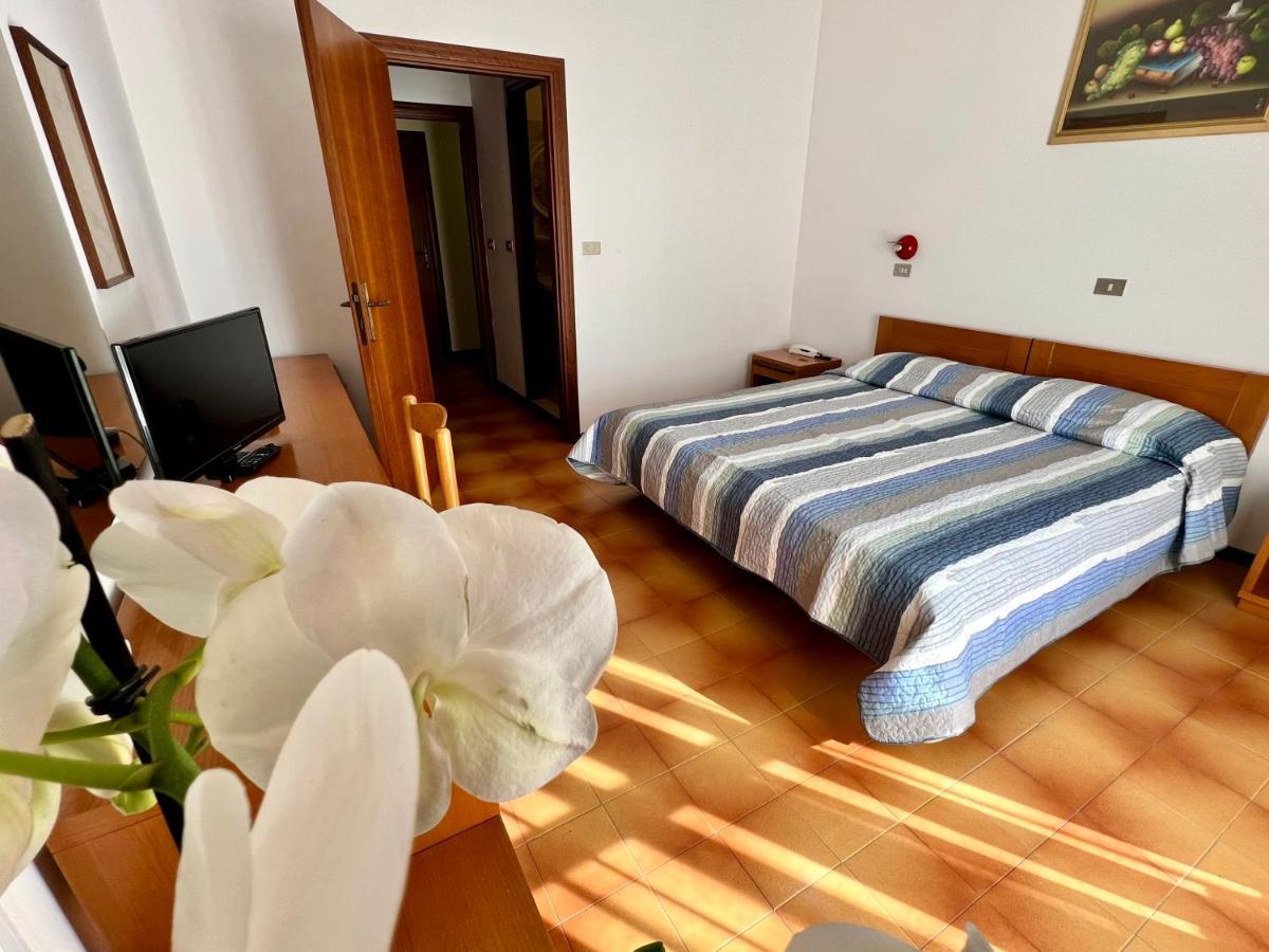 Hotel Ca' Bianca Da Paolino Misano Adriatico Eksteriør bilde
