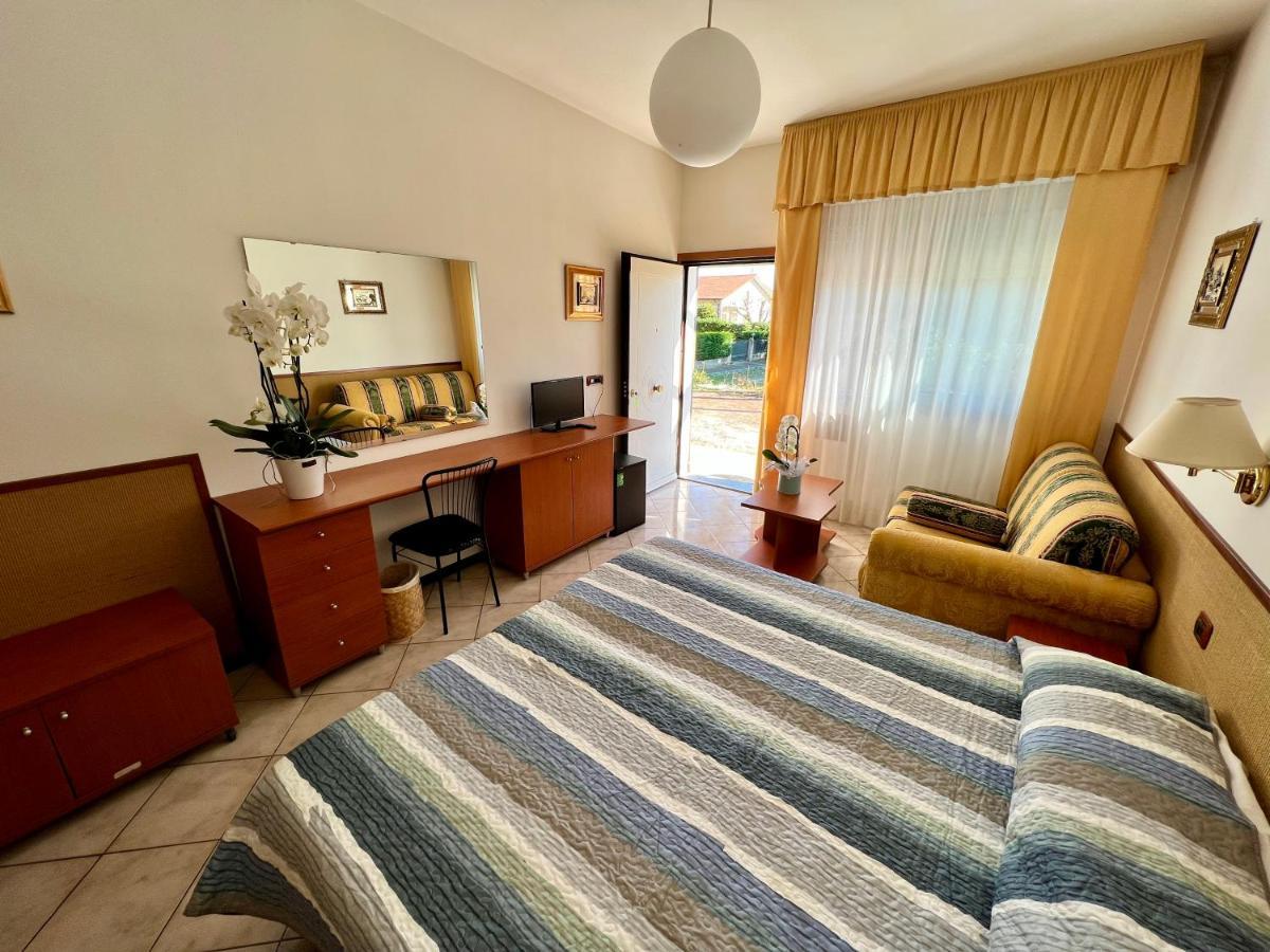 Hotel Ca' Bianca Da Paolino Misano Adriatico Eksteriør bilde