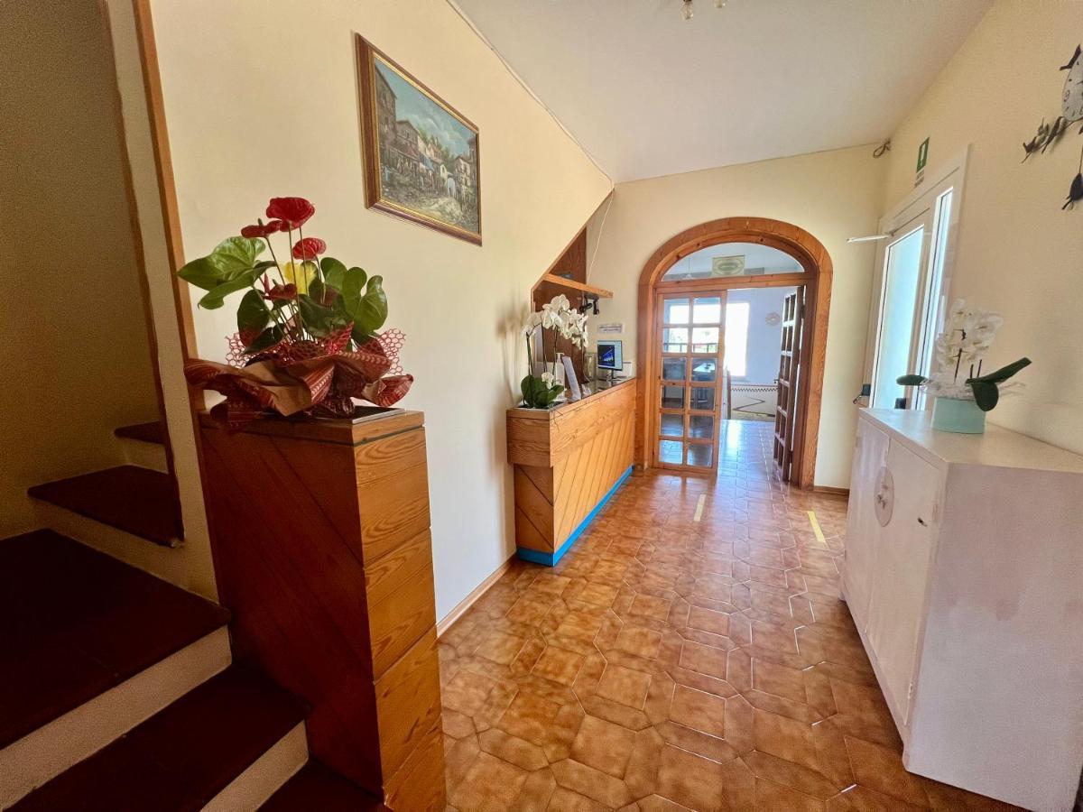 Hotel Ca' Bianca Da Paolino Misano Adriatico Eksteriør bilde