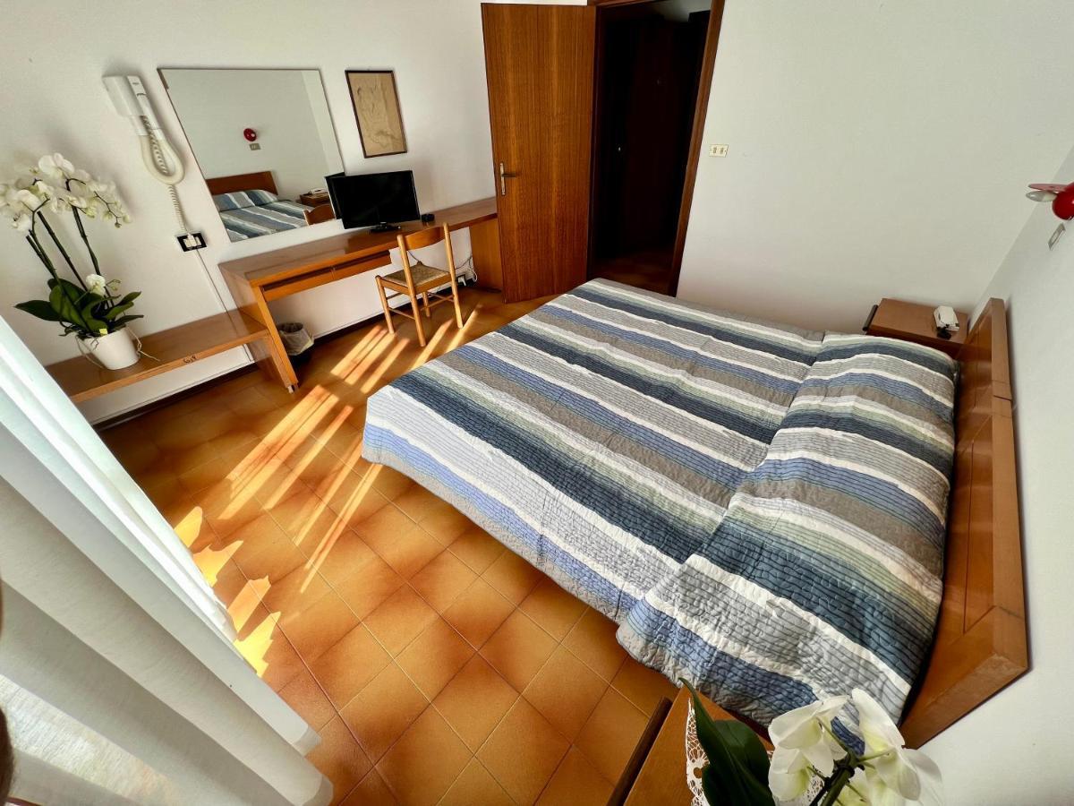 Hotel Ca' Bianca Da Paolino Misano Adriatico Eksteriør bilde