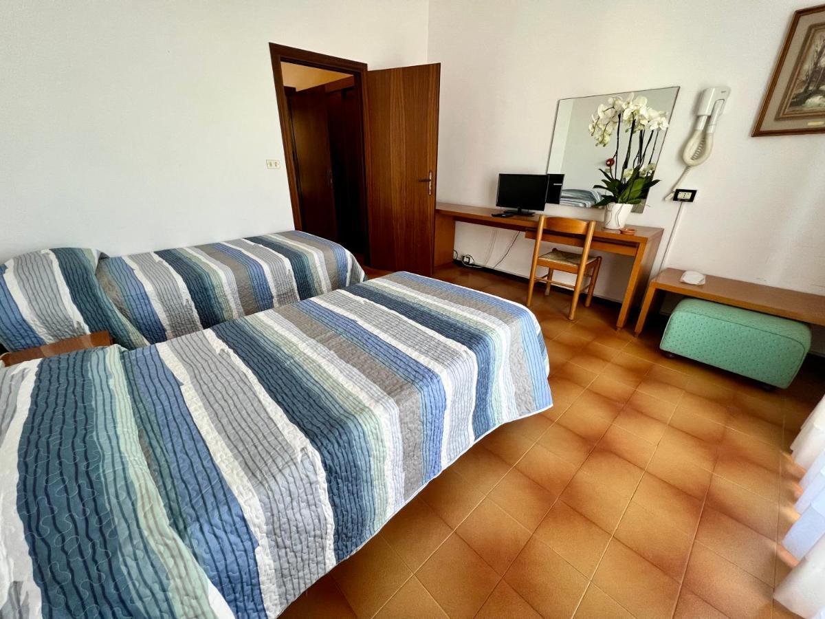 Hotel Ca' Bianca Da Paolino Misano Adriatico Eksteriør bilde