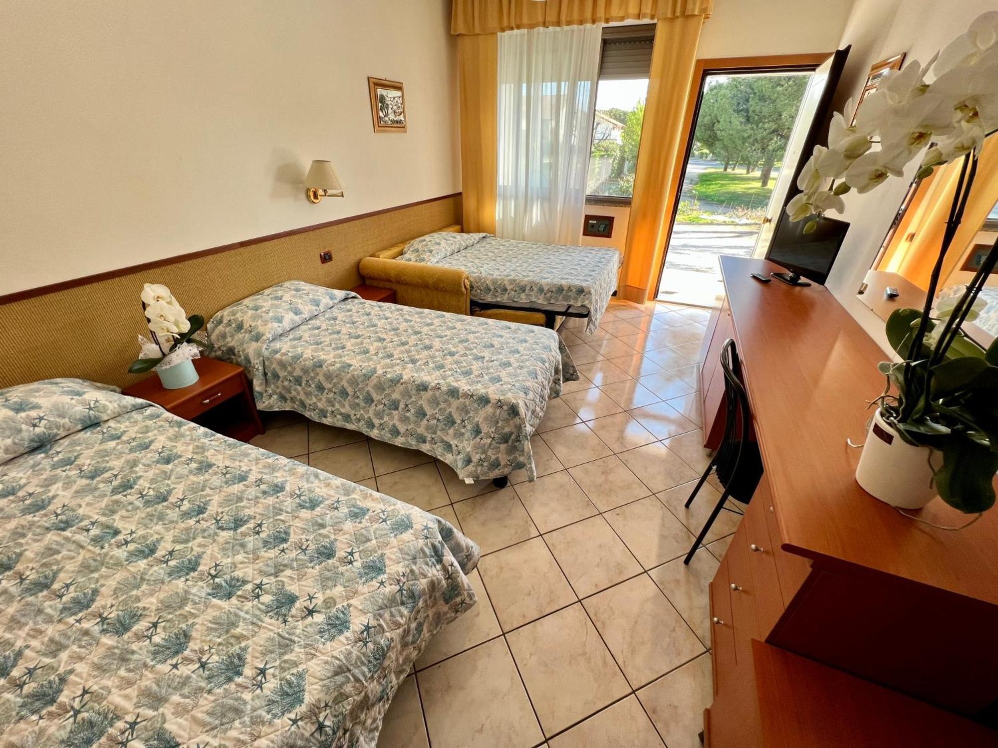 Hotel Ca' Bianca Da Paolino Misano Adriatico Eksteriør bilde